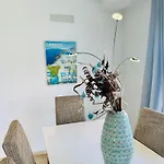 Royal Modern *
