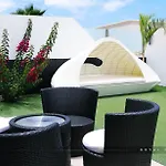 Royal Modern Vila