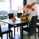 Royal Modern Vila *