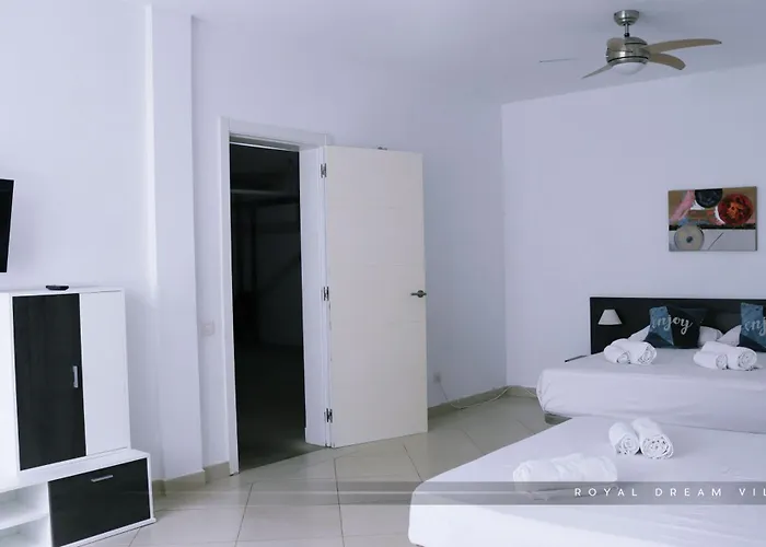 Royal Modern Willa *