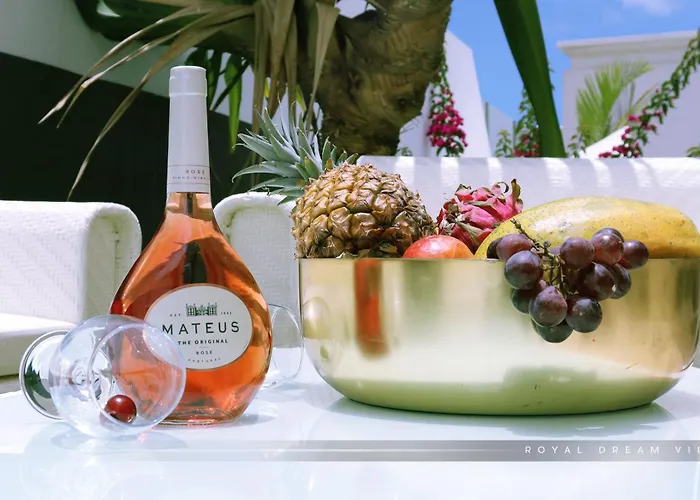 Royal Modern Willa *