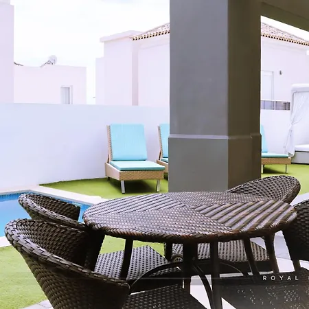וילה Royal Modern